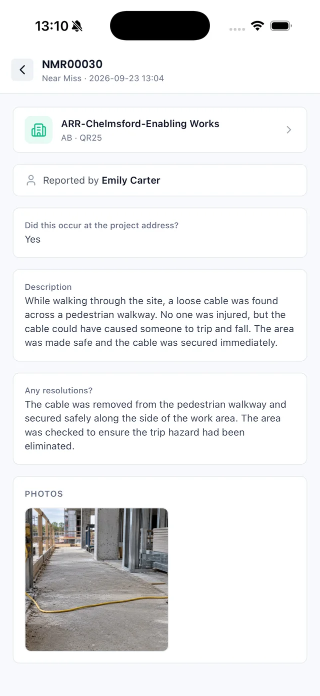 Sync iOS app: a near miss report with description, resolution and photo